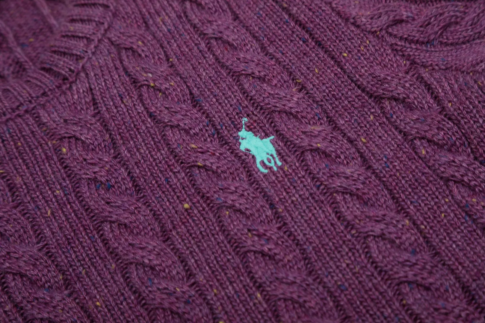 P166 💰 "Top quality" Style number: DS058# (on sale all year round) [Ralph Lauren wool blended pony embroidered logo twist knitted short sleeves] ✅Ralph Lauren gradient multi-color dot versatile hemp knitted round neck short sleeves for all seasons ✅15% merino cotton wool 85% wool blended clean and clear texture ✅ZP quality 1:1 version Scan the code to enter the GF website Counter quality ✅Details and quality are the only one in Guangzhou. Imported quality wool. Focus on high-end. Cost-effective. Needless to say good quality. ✅Restore the original version. The maximum size can be worn up to 150 pounds. Loose, comfortable and stress-free.